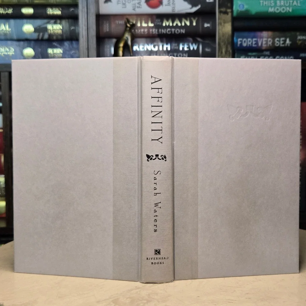 Affinity by Sarah Waters *1st/1st* Victorian Setting